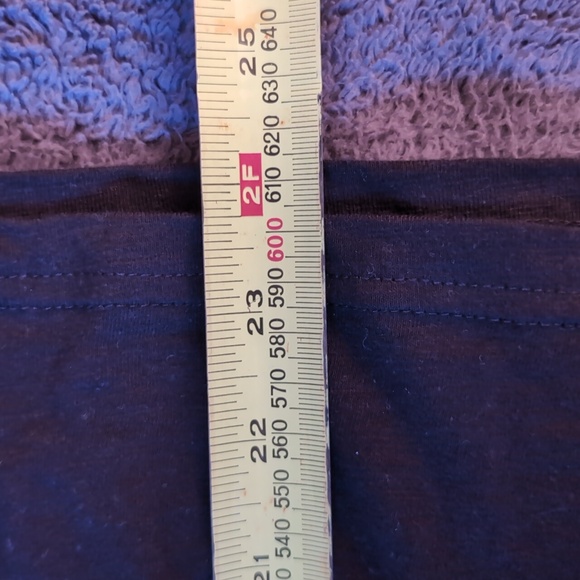 Jane Delancey| Black V-Neck T-shirt With Patterned Netted Sleeves Cotton - Picture 8 of 12